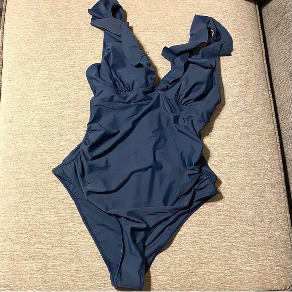 New Cupshe Ruffled Lace Up Plunge One Piece
Swimsuit Dark Blue Maillot L Beach - Picture 4 of 6